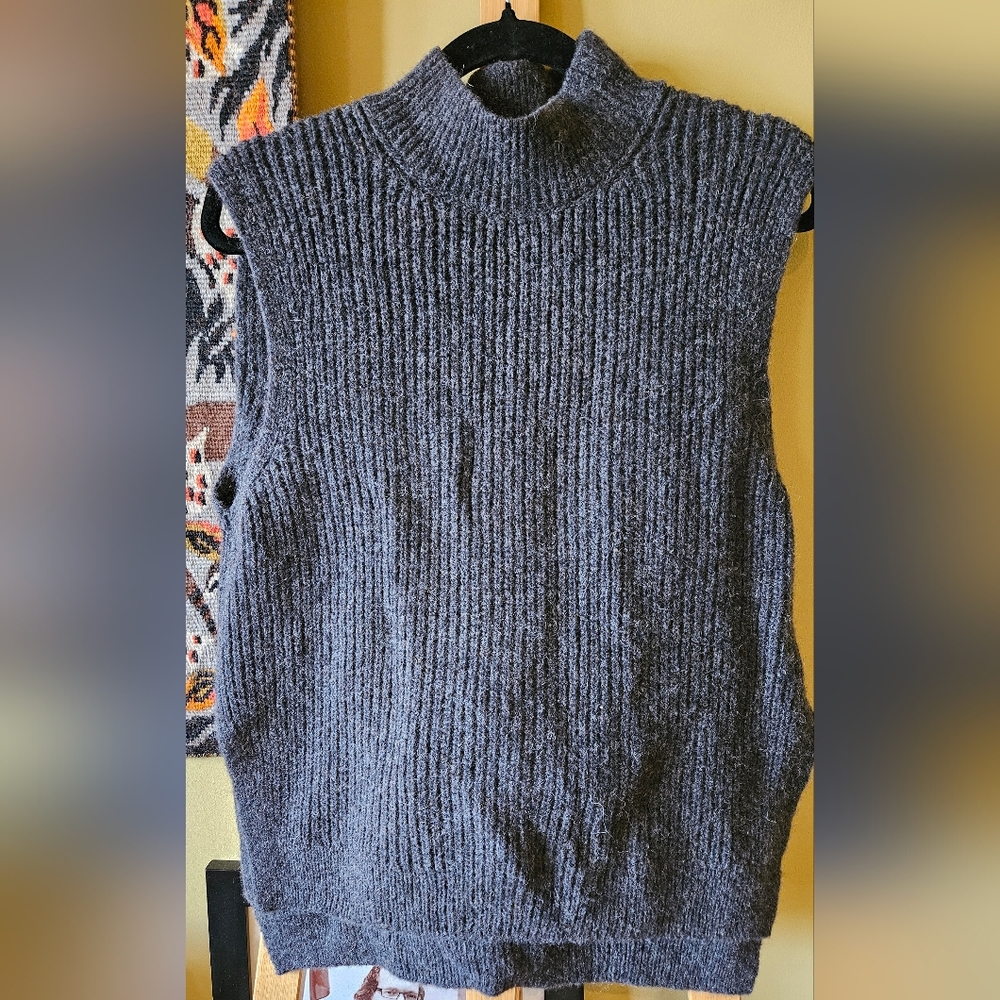 sezane charcoal sleeveless top medium